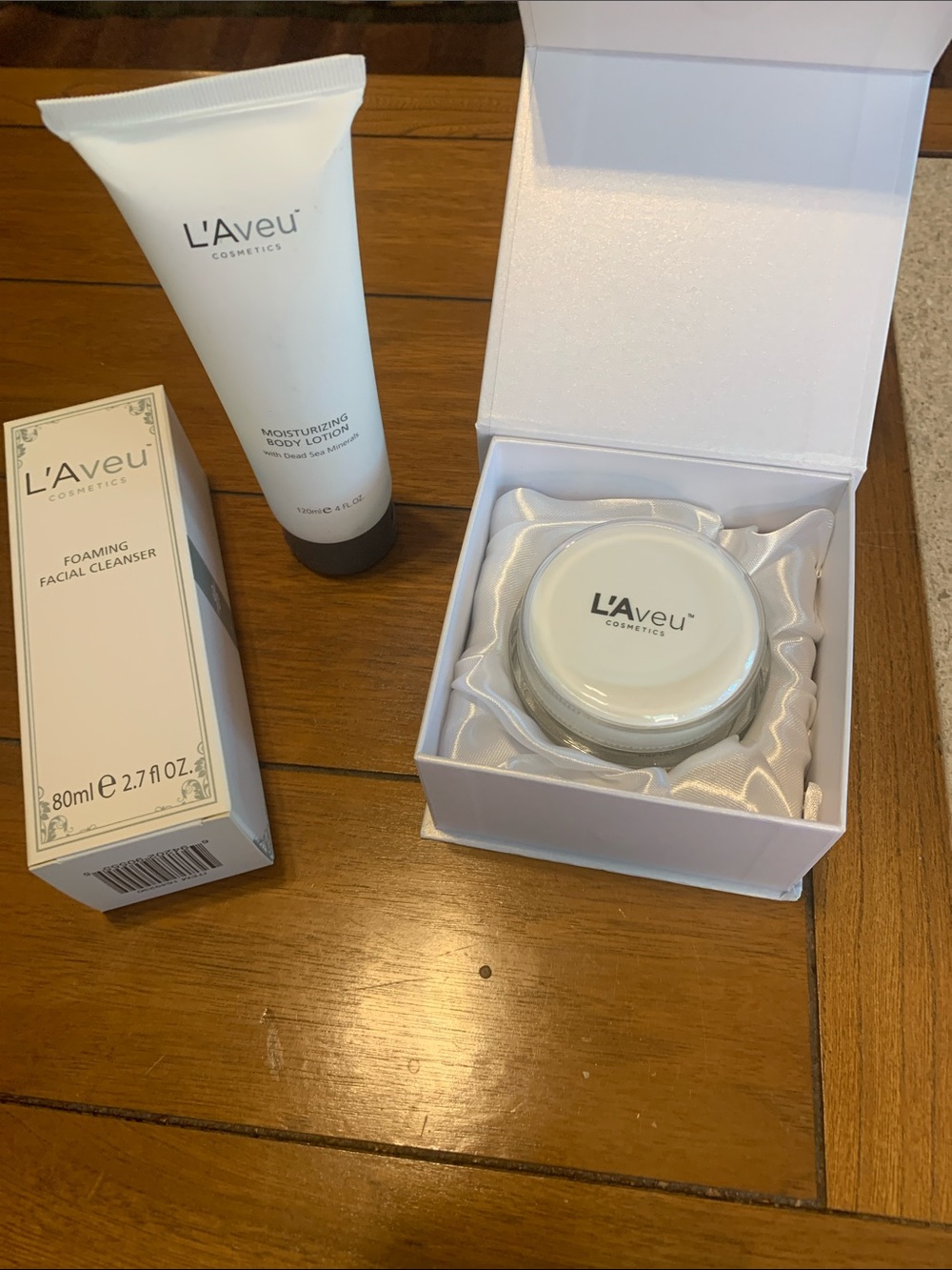 L’AVeu’ Skincare 3 piece set NEW Facial Cleanser Exfoliating Gel & Body Lotion